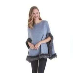 Love Token Faux Fur Poncho Size XS/S Winter Lagenlook Mob Boss Wife Classy Cozy